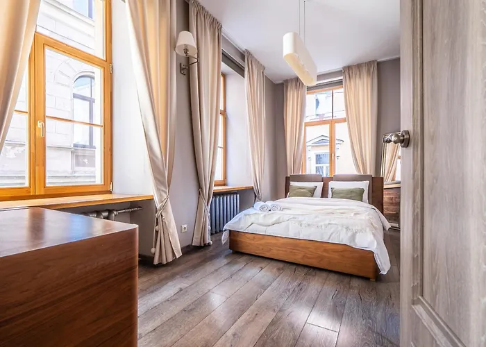 Barn Street Home, Old 1br Apartment *