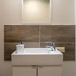 Barn Street Home, Old 1br