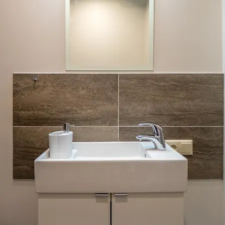 Barn Street Home, Old 1br