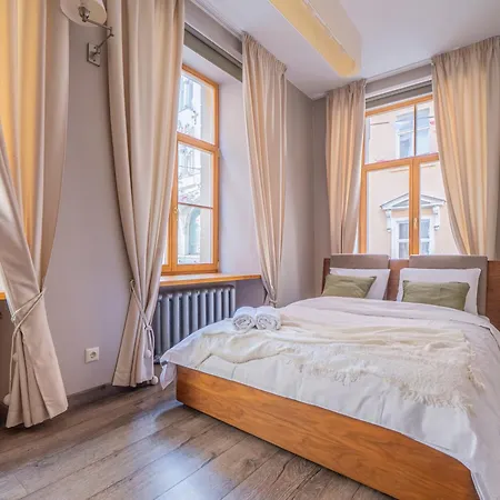 Barn Street Home, Old 1br Dzīvoklis Riga