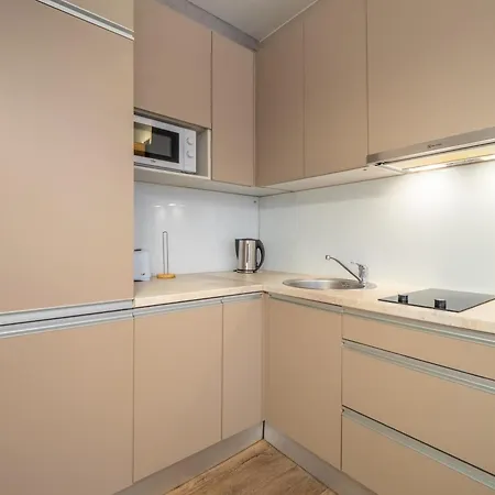 Barn Street Home, Old 1br